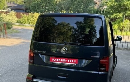 Volkswagen Caravelle T6 рестайлинг, 2021 год, 4 470 000 рублей, 4 фотография