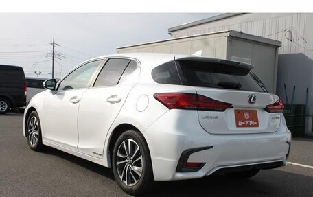 Lexus CT I рестайлинг, 2022 год, 1 900 000 рублей, 4 фотография