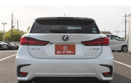 Lexus CT I рестайлинг, 2022 год, 1 900 000 рублей, 5 фотография