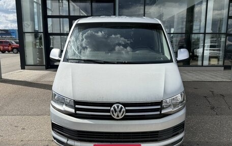 Volkswagen Caravelle T6 рестайлинг, 2016 год, 2 390 000 рублей, 2 фотография