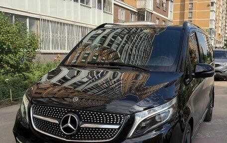 Mercedes-Benz V-Класс, 2018 год, 4 050 000 рублей, 1 фотография