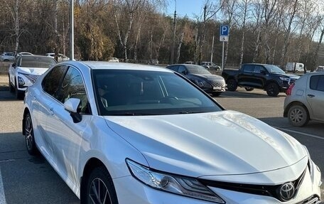 Toyota Camry, 2021 год, 3 300 000 рублей, 1 фотография