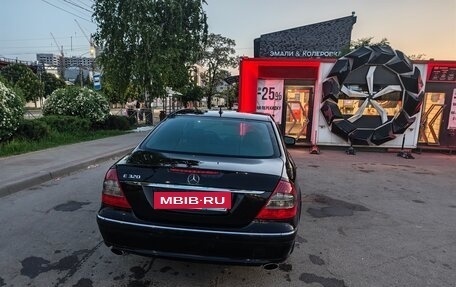 Mercedes-Benz E-Класс, 2008 год, 1 070 000 рублей, 3 фотография