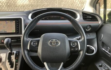 Toyota Sienta II, 2022 год, 1 350 000 рублей, 10 фотография