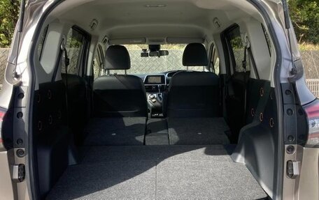 Toyota Sienta II, 2022 год, 1 350 000 рублей, 24 фотография