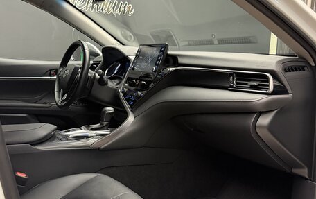 Toyota Camry, 2021 год, 3 100 000 рублей, 10 фотография