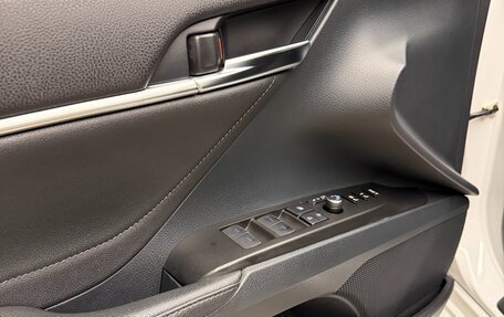 Toyota Camry, 2021 год, 3 100 000 рублей, 14 фотография