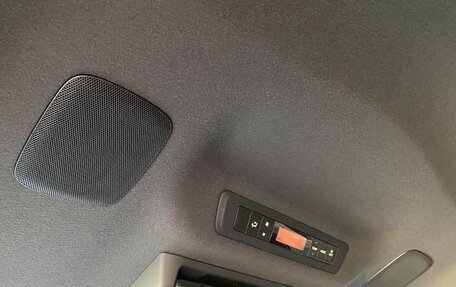 Toyota Noah III, 2018 год, 1 700 000 рублей, 15 фотография