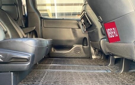 Toyota Noah III, 2018 год, 1 700 000 рублей, 18 фотография