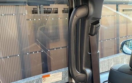 Toyota Noah III, 2018 год, 1 700 000 рублей, 24 фотография