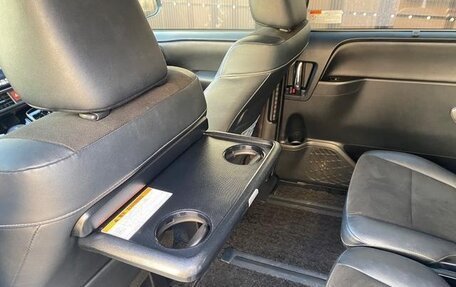 Toyota Noah III, 2018 год, 1 700 000 рублей, 23 фотография