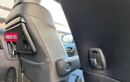 Toyota Noah III, 2018 год, 1 700 000 рублей, 20 фотография