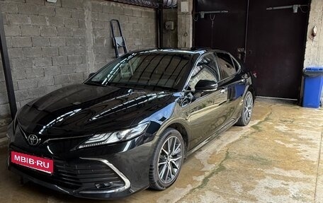 Toyota Camry, 2023 год, 3 100 000 рублей, 2 фотография