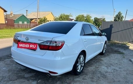 Toyota Camry, 2015 год, 1 830 000 рублей, 2 фотография