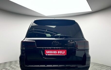Toyota Land Cruiser 200, 2018 год, 6 425 000 рублей, 6 фотография