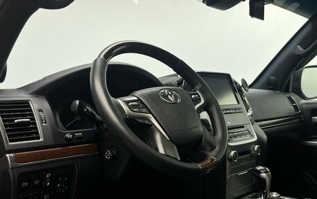 Toyota Land Cruiser 200, 2018 год, 6 425 000 рублей, 21 фотография