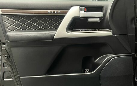 Toyota Land Cruiser 200, 2018 год, 6 425 000 рублей, 18 фотография