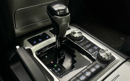 Toyota Land Cruiser 200, 2018 год, 6 425 000 рублей, 24 фотография