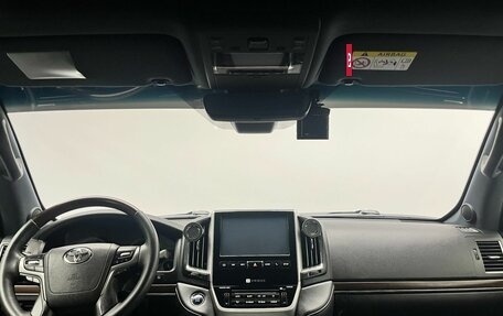 Toyota Land Cruiser 200, 2018 год, 6 425 000 рублей, 28 фотография