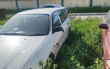 Toyota Caldina, 2001 год, 350 000 рублей, 2 фотография