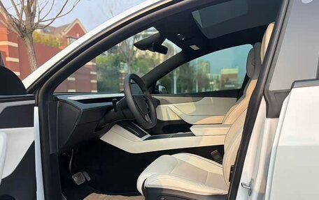 Tesla Model Y I, 2025 год, 7 000 000 рублей, 6 фотография