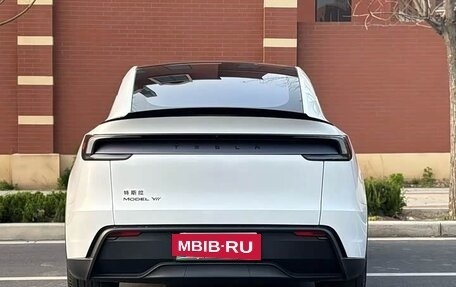 Tesla Model Y I, 2025 год, 7 000 000 рублей, 4 фотография