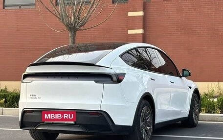 Tesla Model Y I, 2025 год, 7 000 000 рублей, 3 фотография