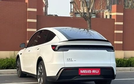 Tesla Model Y I, 2025 год, 7 000 000 рублей, 5 фотография