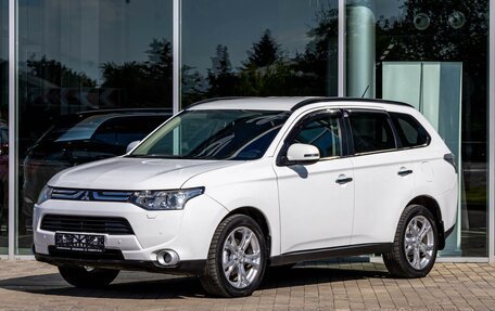 Mitsubishi Outlander III рестайлинг 3, 2013 год, 1 395 000 рублей, 1 фотография