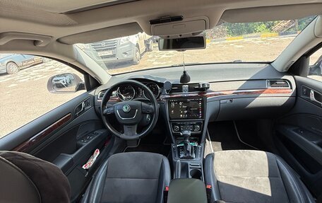 Skoda Superb III рестайлинг, 2011 год, 2 000 000 рублей, 8 фотография