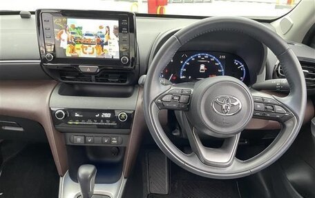Toyota Yaris Cross, 2022 год, 1 413 000 рублей, 9 фотография