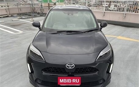 Toyota Yaris Cross, 2022 год, 1 413 000 рублей, 2 фотография