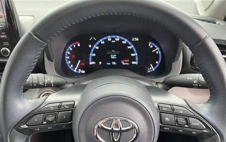 Toyota Yaris Cross, 2022 год, 1 413 000 рублей, 10 фотография