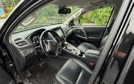Mitsubishi Pajero Sport III рестайлинг, 2022 год, 4 800 000 рублей, 7 фотография