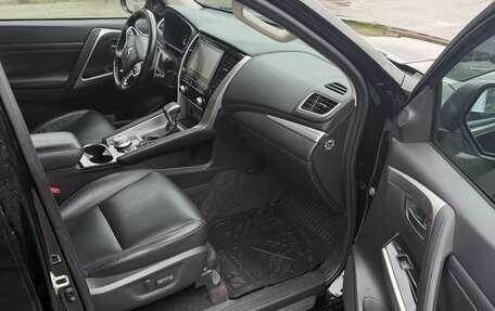 Mitsubishi Pajero Sport III рестайлинг, 2022 год, 4 800 000 рублей, 8 фотография