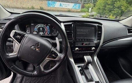 Mitsubishi Pajero Sport III рестайлинг, 2022 год, 4 800 000 рублей, 6 фотография