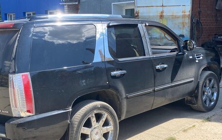 Cadillac Escalade III, 2009 год, 1 950 000 рублей, 3 фотография