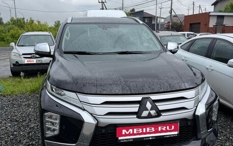 Mitsubishi Pajero Sport III рестайлинг, 2022 год, 4 800 000 рублей, 12 фотография