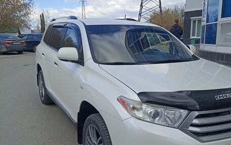 Toyota Highlander III, 2013 год, 2 300 000 рублей, 2 фотография