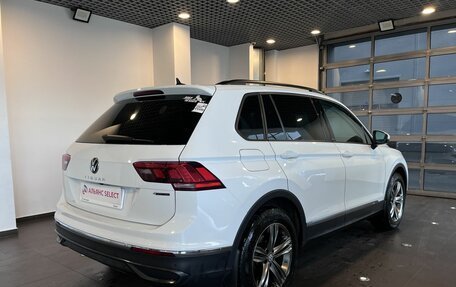 Volkswagen Tiguan II, 2020 год, 3 240 000 рублей, 3 фотография