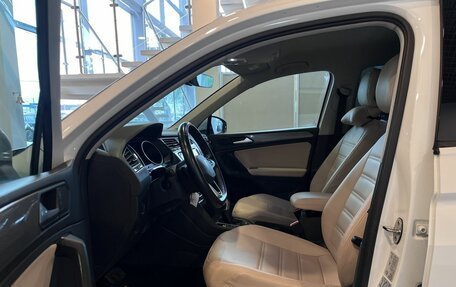 Volkswagen Tiguan II, 2020 год, 3 240 000 рублей, 16 фотография