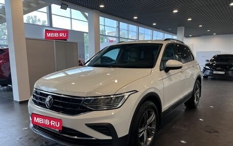 Volkswagen Tiguan II, 2020 год, 3 240 000 рублей, 7 фотография