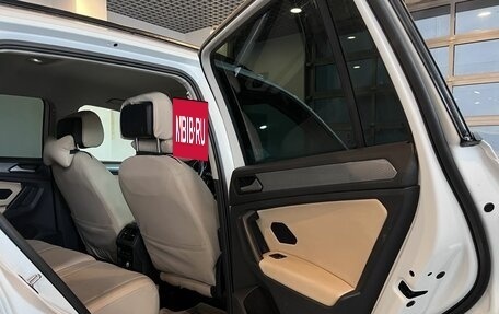 Volkswagen Tiguan II, 2020 год, 3 240 000 рублей, 17 фотография