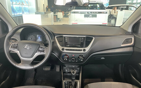 Hyundai Solaris II рестайлинг, 2017 год, 1 250 000 рублей, 10 фотография