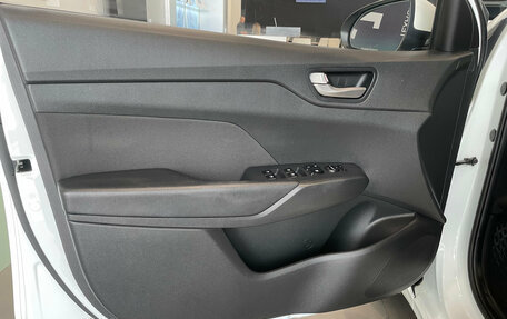 Hyundai Solaris II рестайлинг, 2017 год, 1 250 000 рублей, 23 фотография