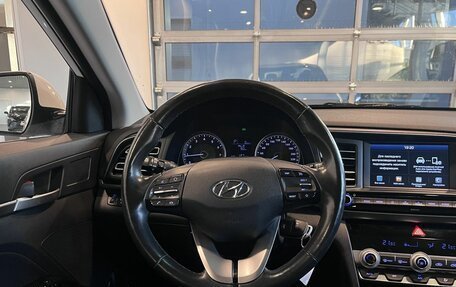Hyundai Elantra VI рестайлинг, 2020 год, 1 560 000 рублей, 10 фотография