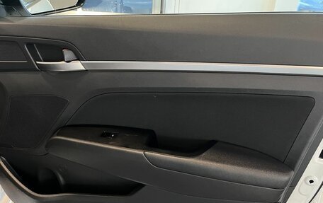 Hyundai Elantra VI рестайлинг, 2020 год, 1 560 000 рублей, 28 фотография