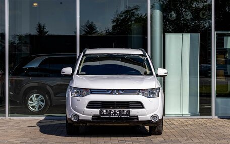 Mitsubishi Outlander III рестайлинг 3, 2013 год, 1 395 000 рублей, 2 фотография