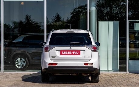 Mitsubishi Outlander III рестайлинг 3, 2013 год, 1 395 000 рублей, 5 фотография