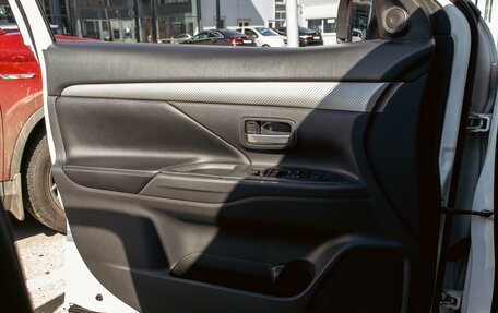 Mitsubishi Outlander III рестайлинг 3, 2013 год, 1 395 000 рублей, 12 фотография